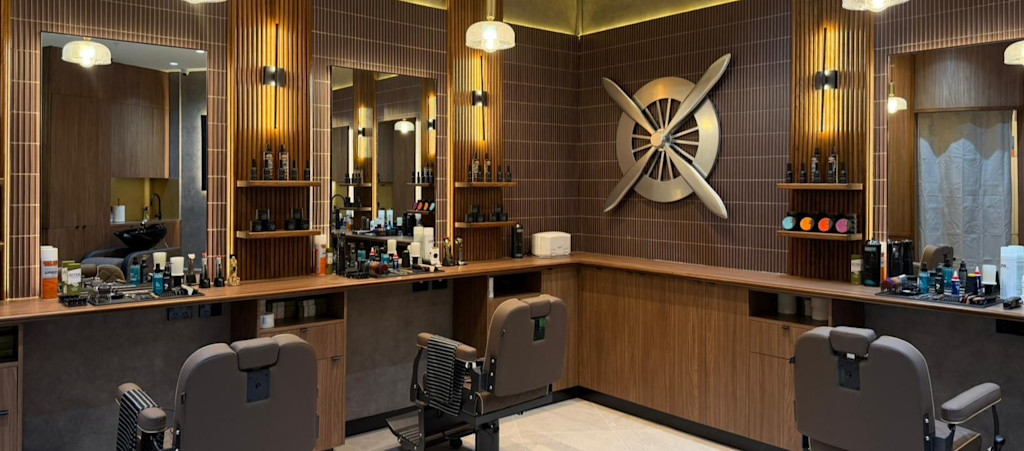 Barber's Lounge Desktop