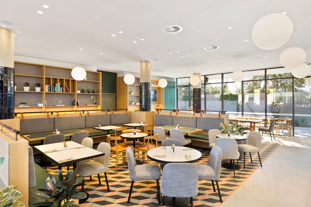 Mantra Hotel at Sydney Airport Dining Area