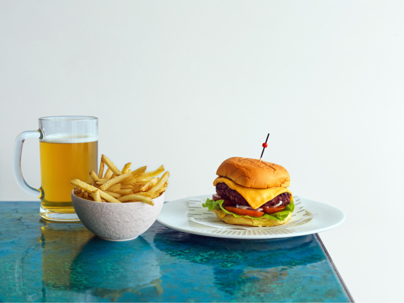 T3 Dining CH Image_Icebergs Burger