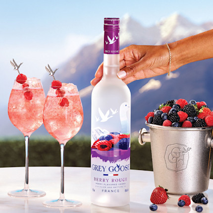 GG Berry Day KV Hand 960x960px