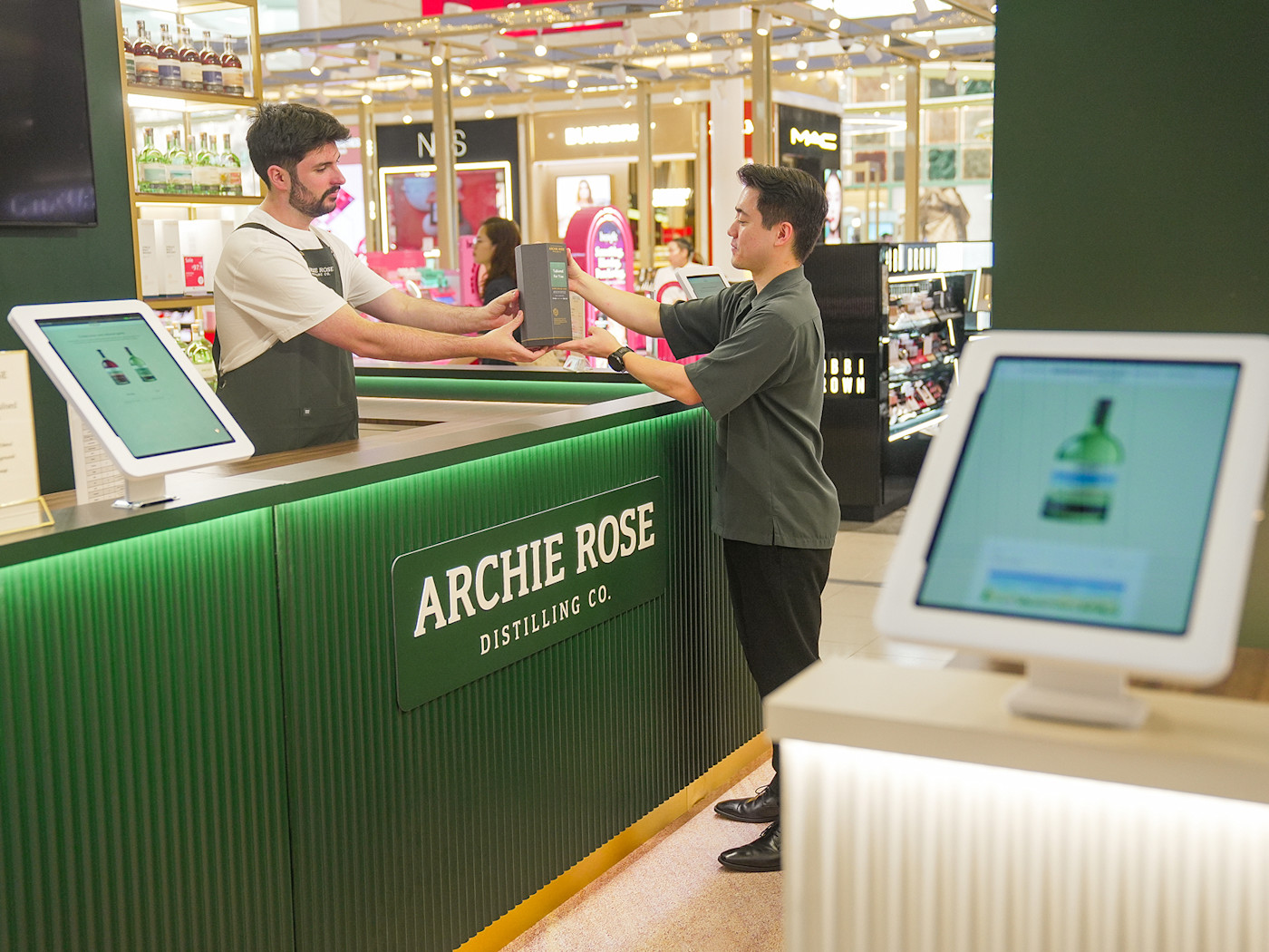 Personalise your own Gin or Whisky with Archie Rose at T1