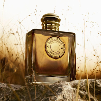 The New Burberry Goddess Parfum – Embrace the Power Within