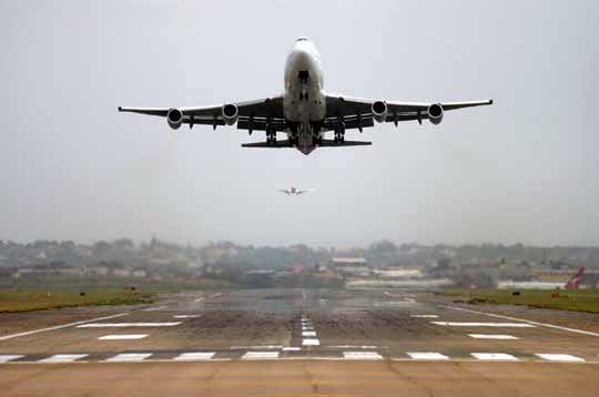 Planes landing at Sydney Airport