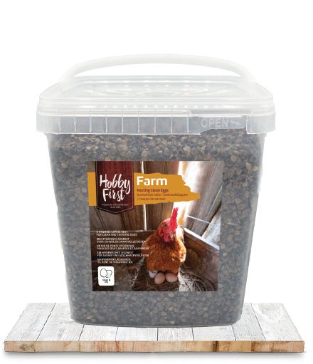 Farm Nesting Clean Eggs