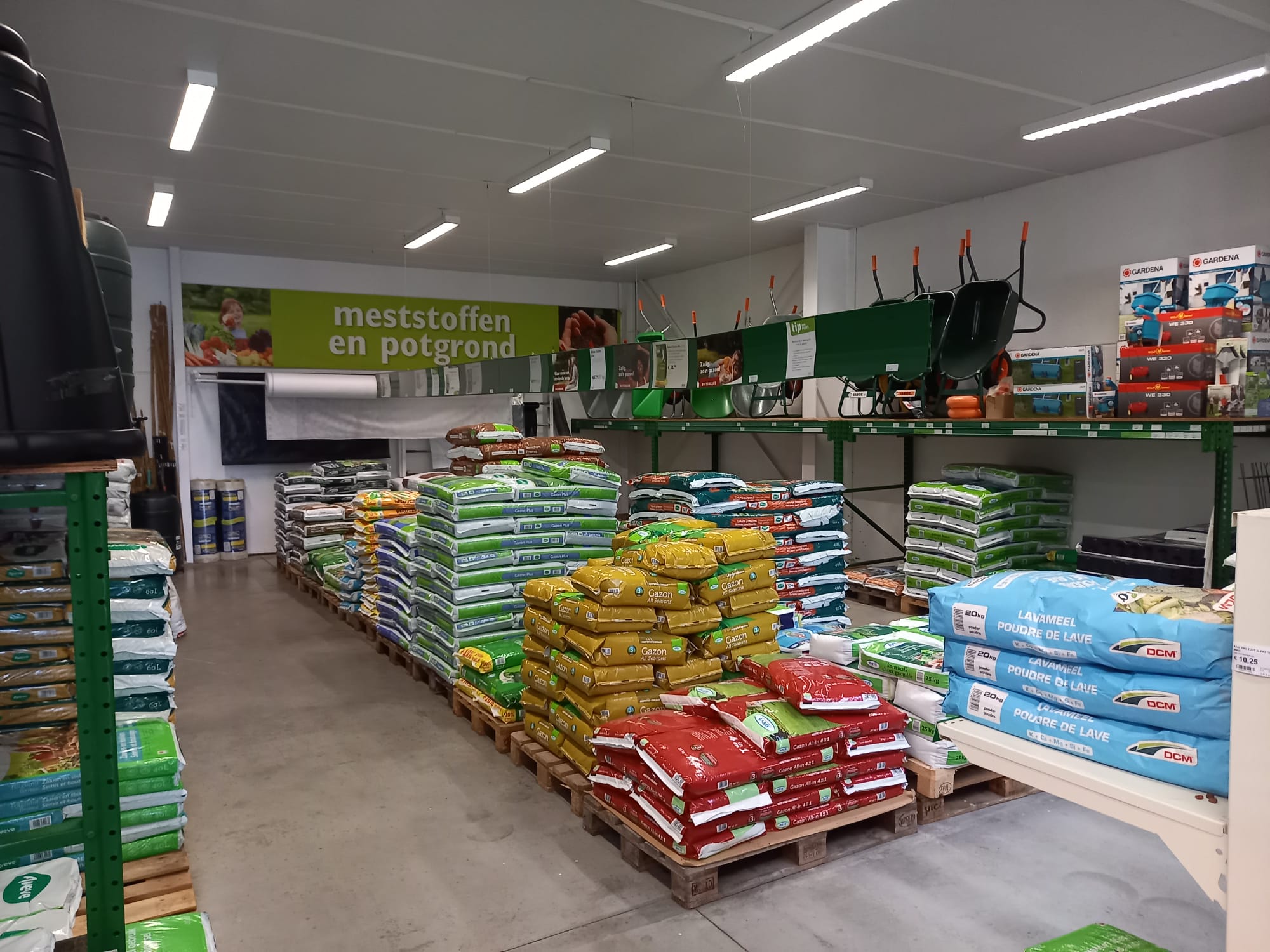 Aveve_magasin_Mannekensvere_interior2