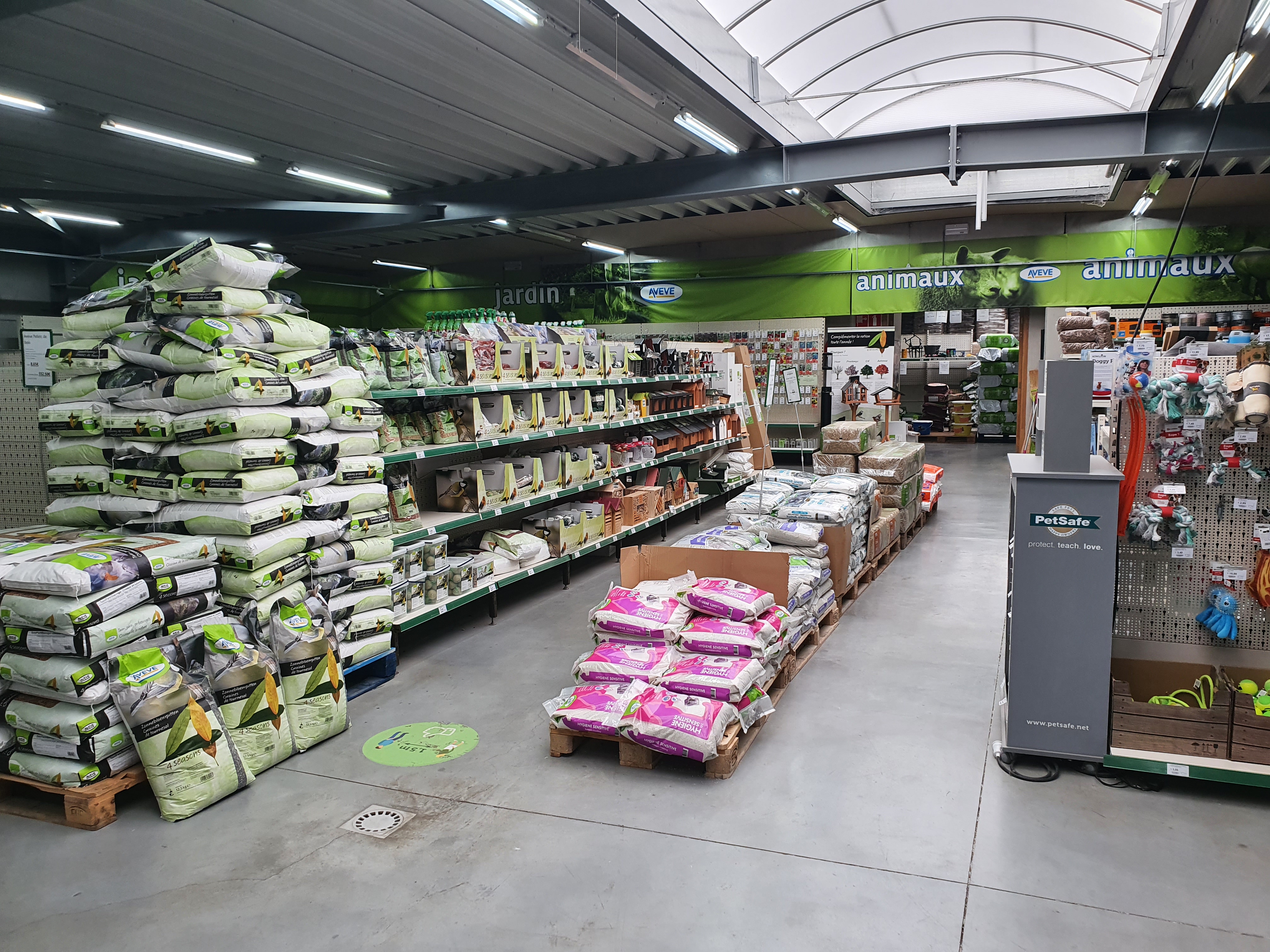 Aveve_winkel_Florenville_interior