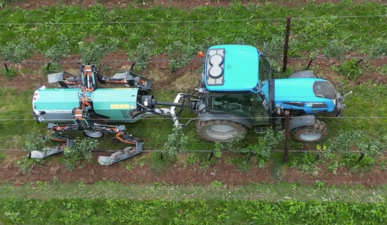 Primeur Rootwave E-weeder: ontdek de toekomst van onkruidbestrijding in fruit! 