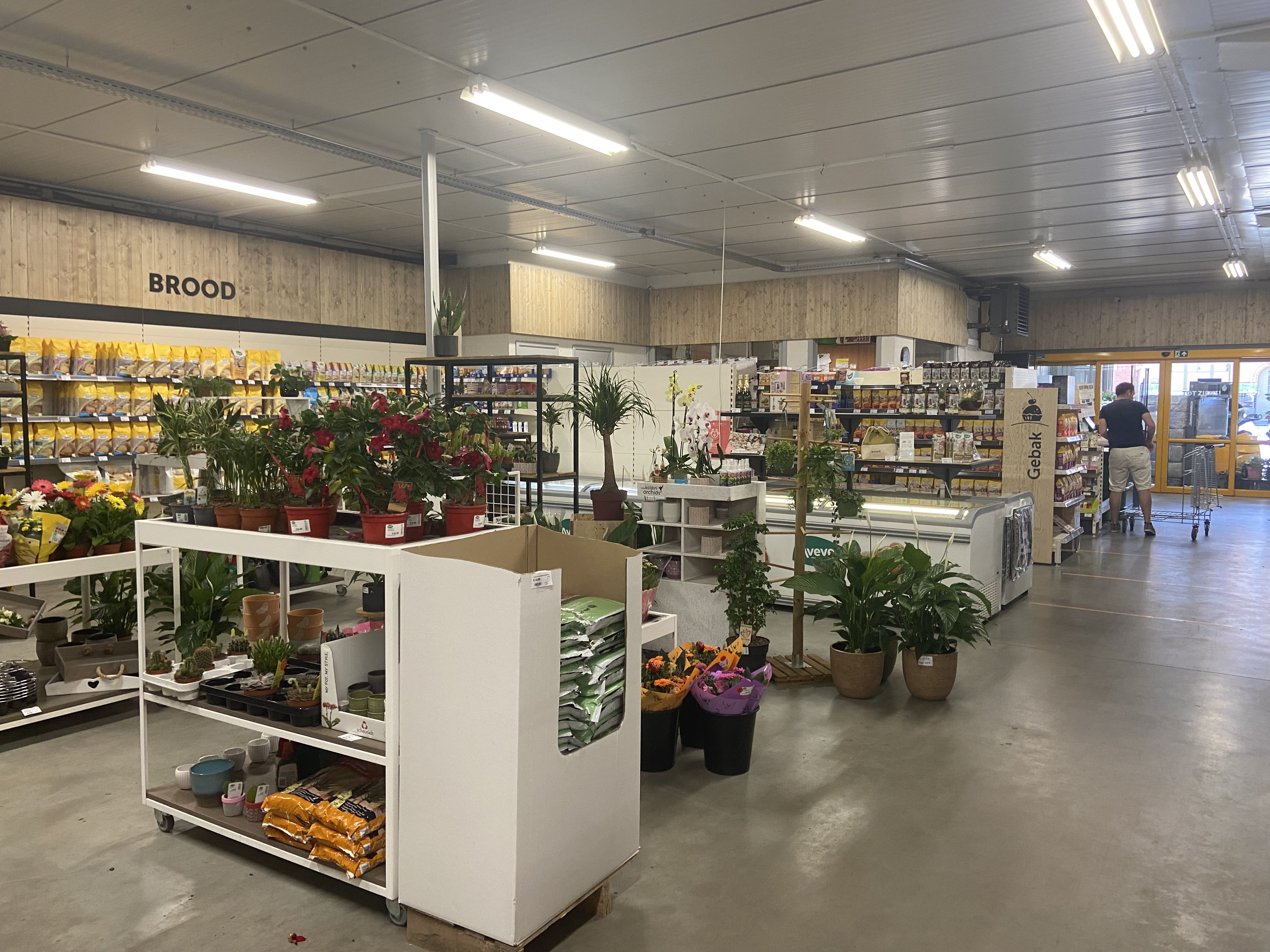 Aveve_magasin_Landen_interior1