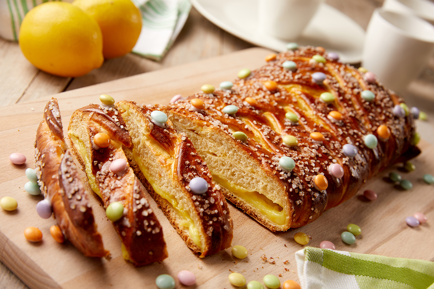 Gâteau garni de Pâques