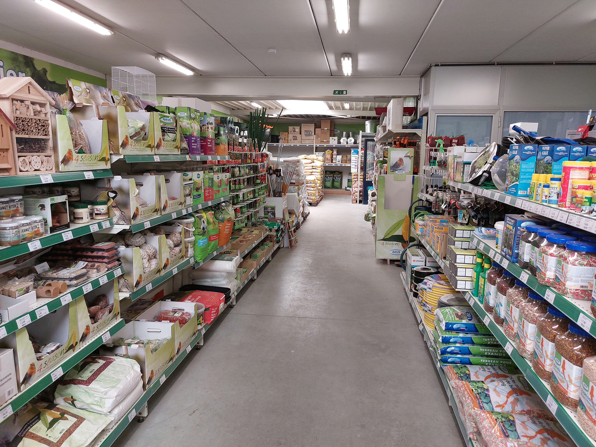 Aveve_magasin_Machelen_interior2