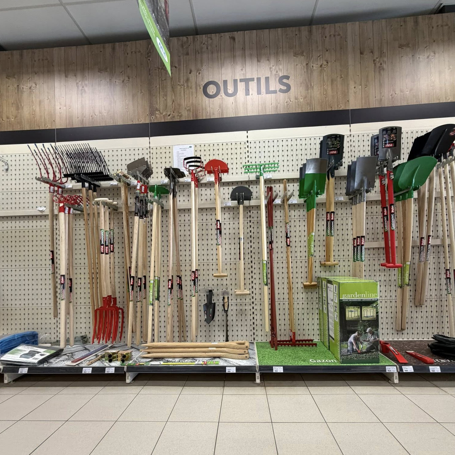 Aveve_magasin_Beauraing_interior