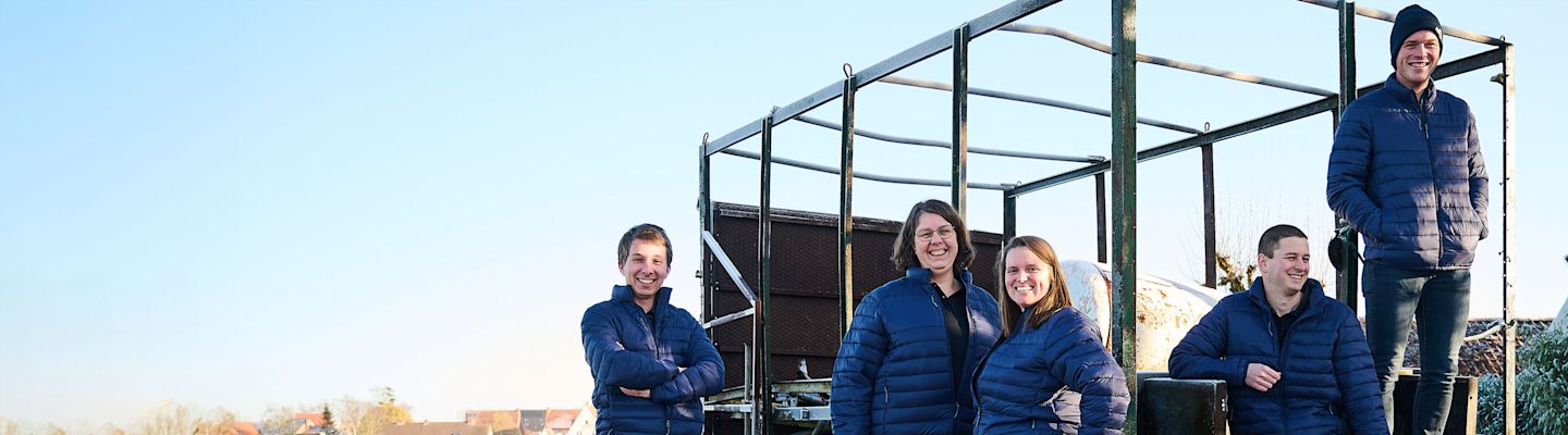 Representatives of Proxani