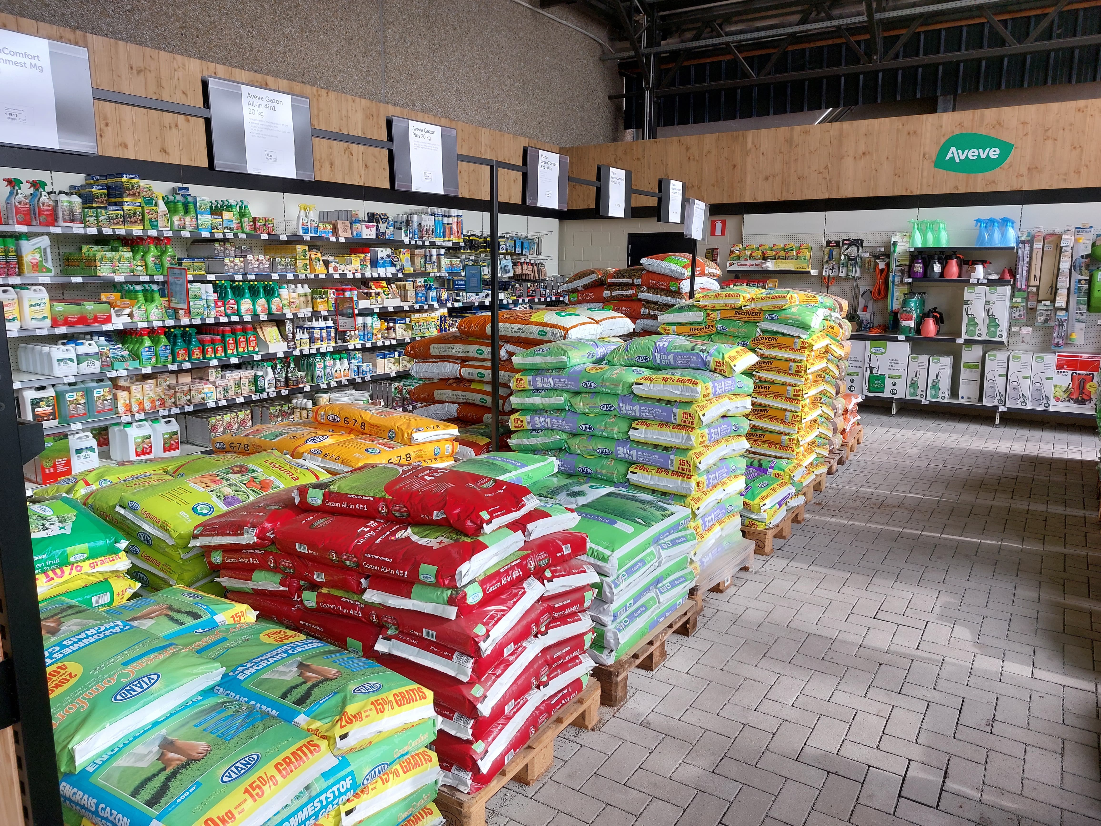 Aveve_magasin_Steenhuize_Wijnhuize_interior_3