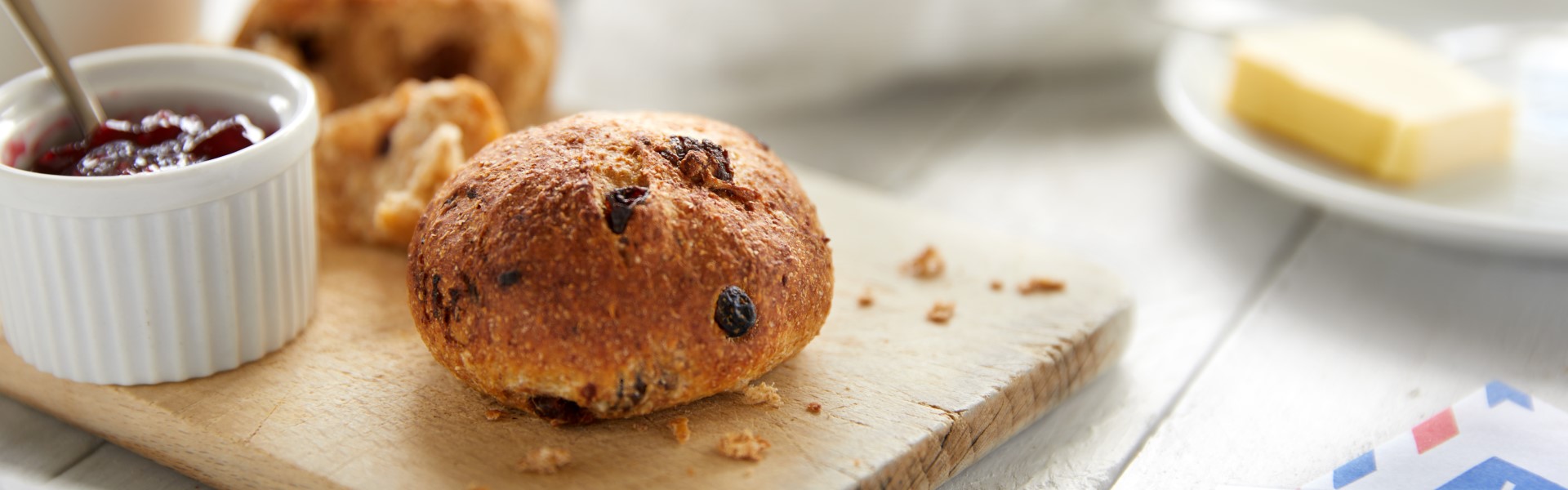 Volkoren-rozijnenbolletjes 1920x600