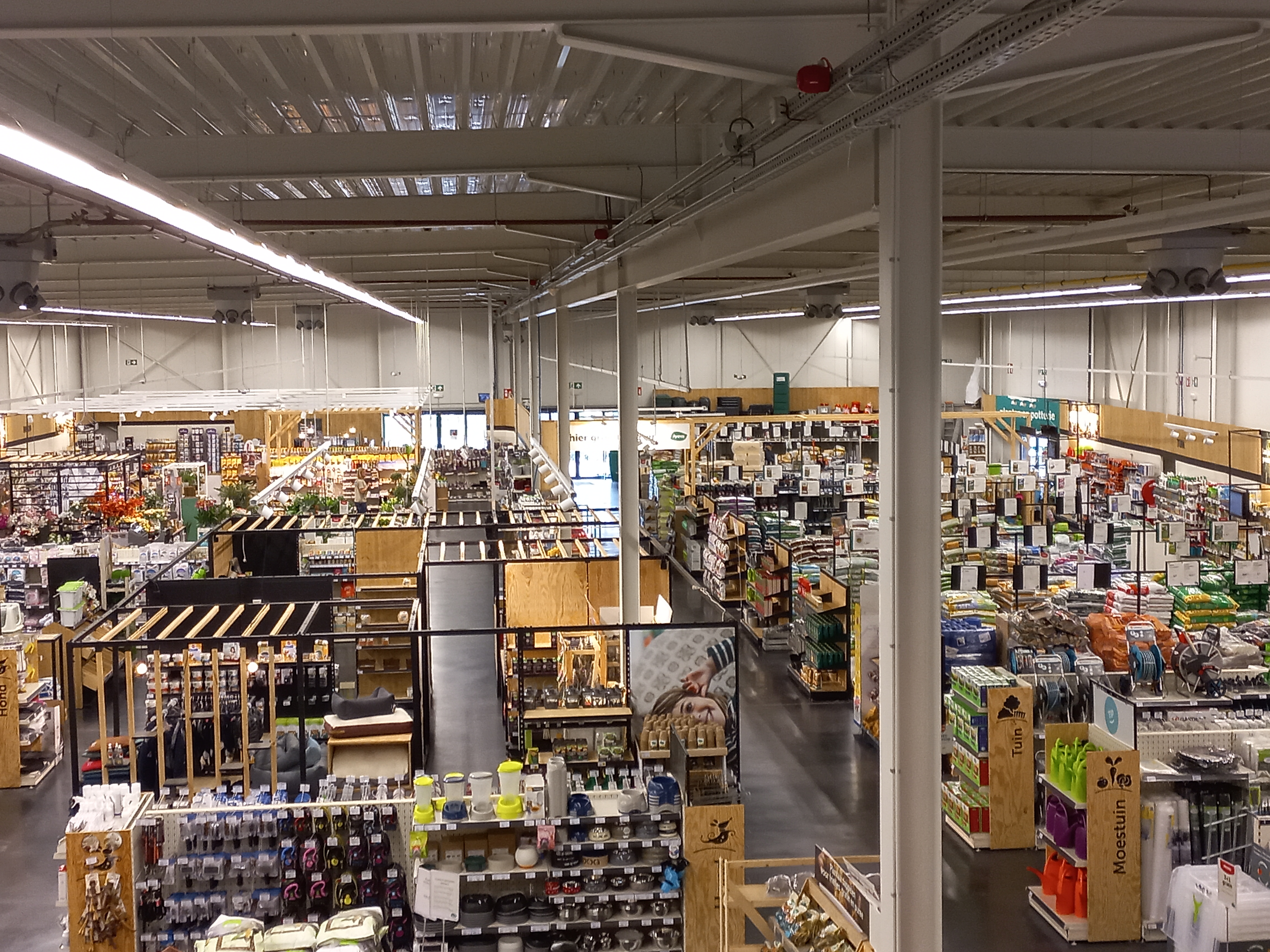 Aveve_winkel_Geel_interior