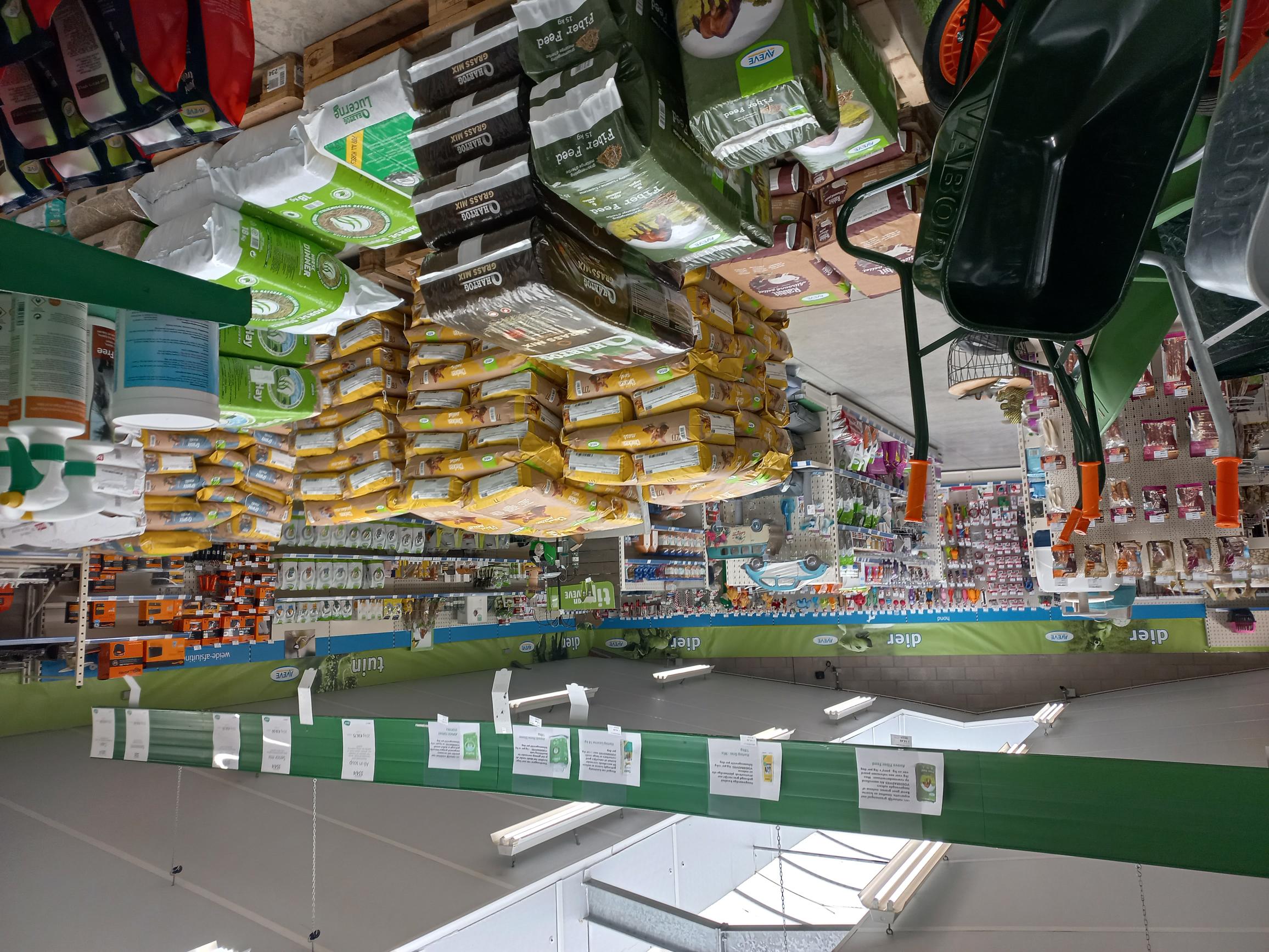 Aveve_magasin_Kinrooi_interior1