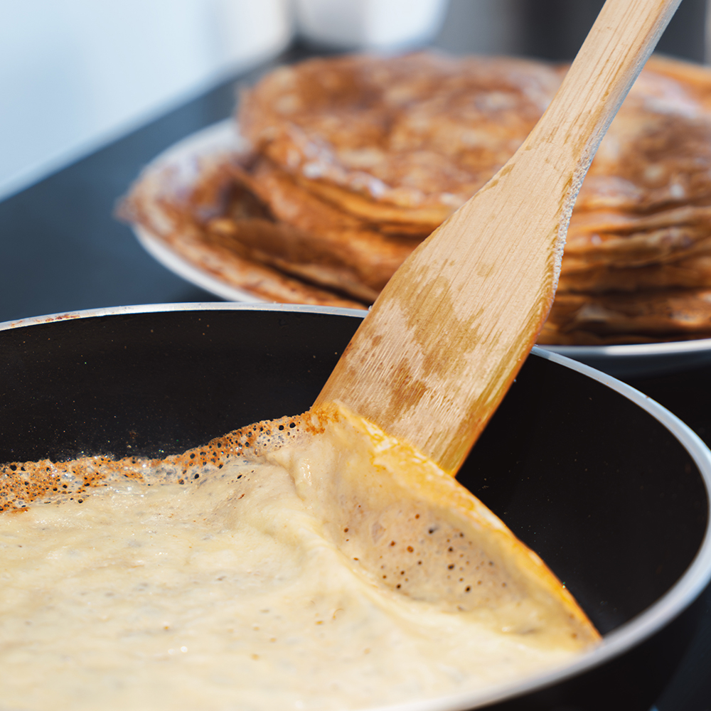 Faire des crêpes dans une poêle - Aveve