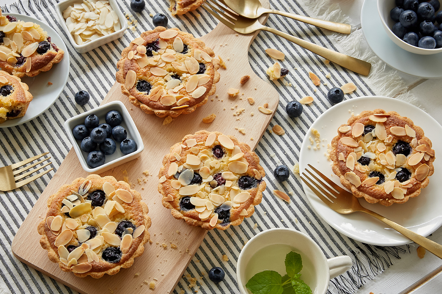 Bosbessen-frangipanetaartjes - Aveve