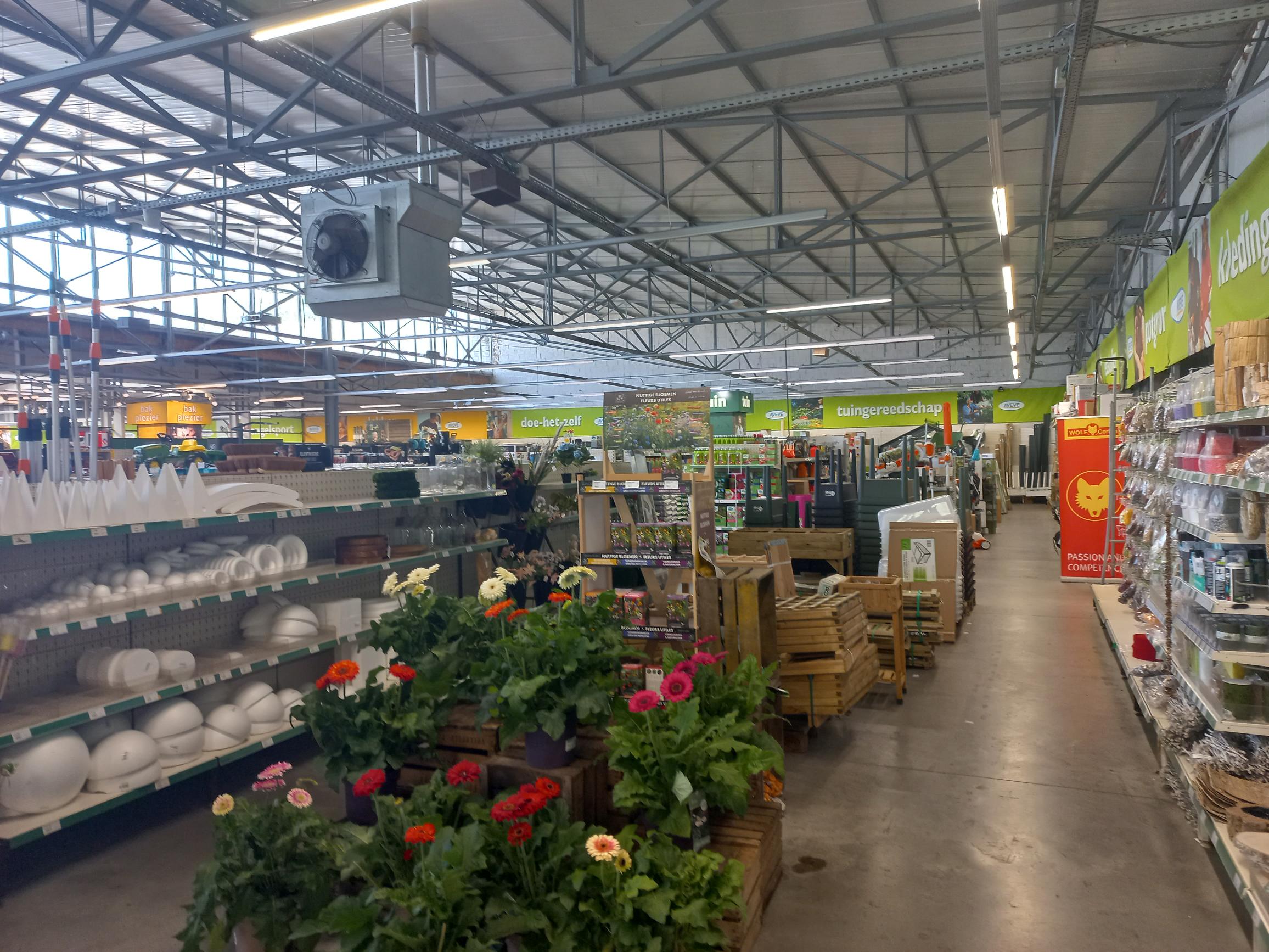 Aveve_magasin_Dendermonde_interior2