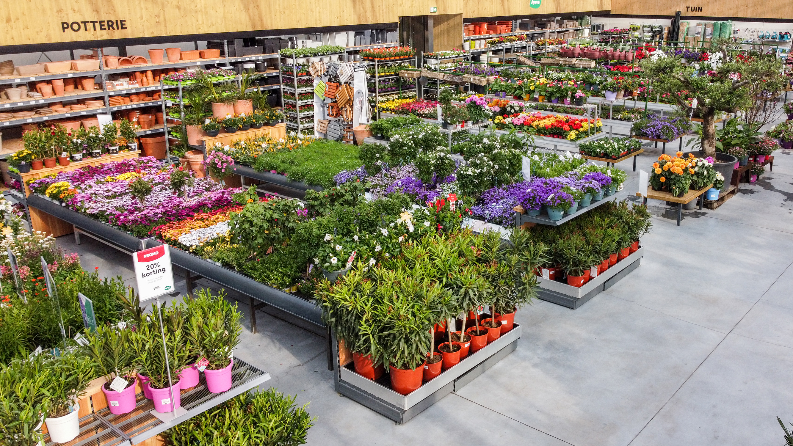 Aveve_magasin_Waregem_interior1