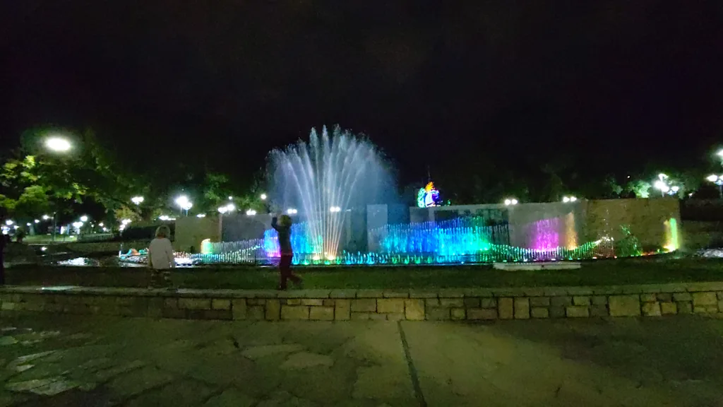 PXL 20250504 225234243