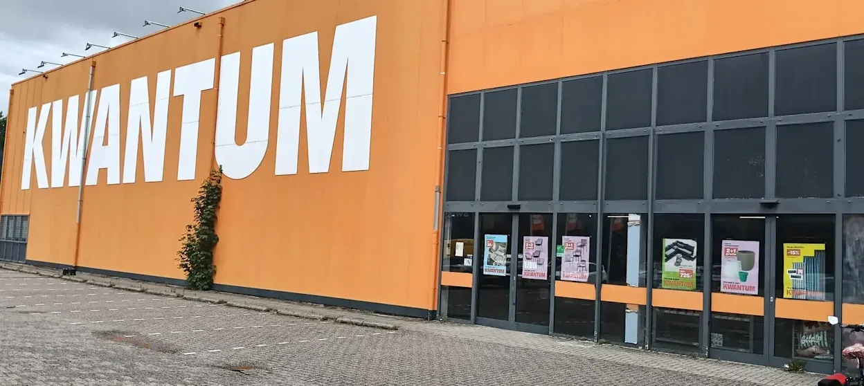 Voorgevel van Kwantum in Arnhem