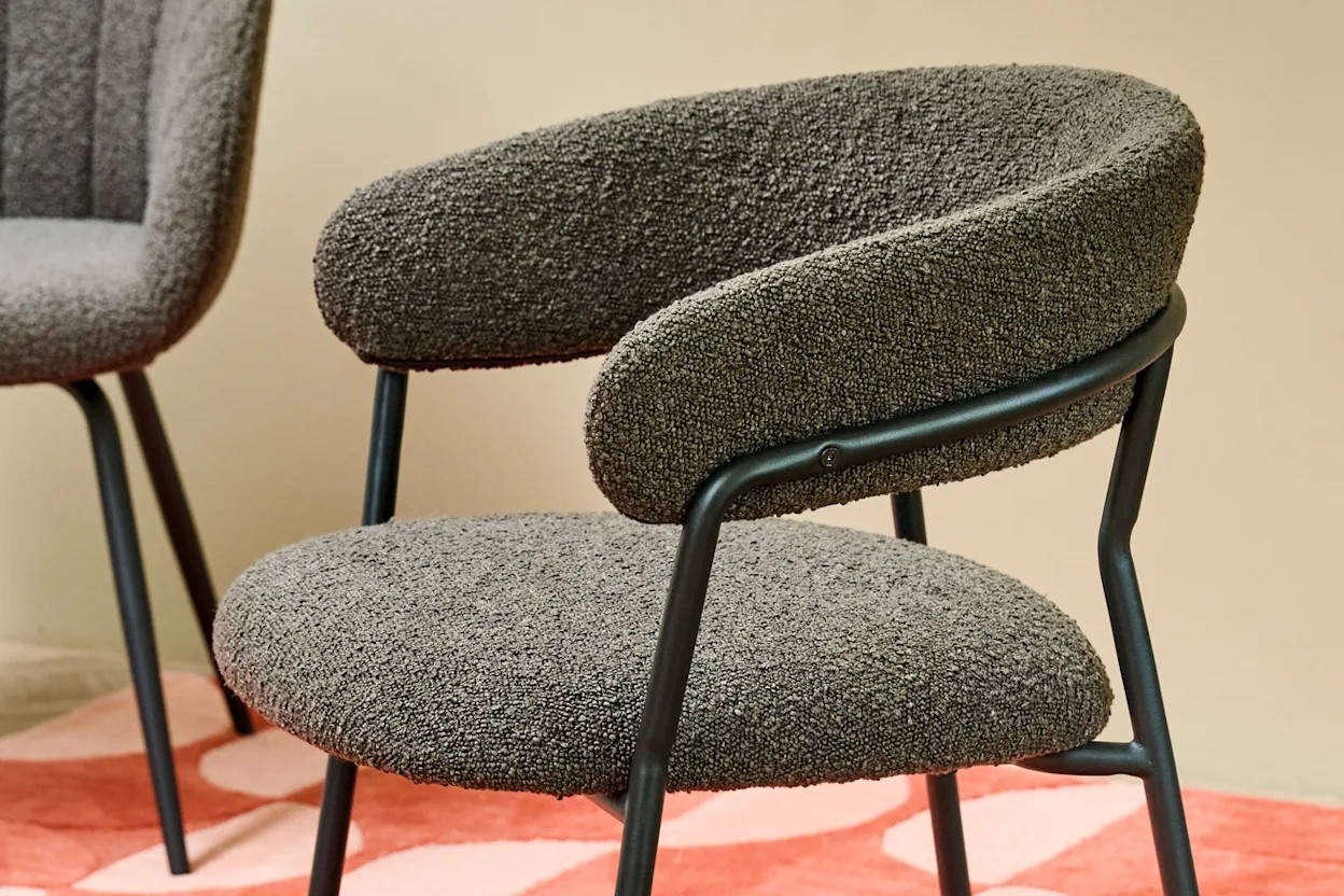 Grijze eetkamerstoelen