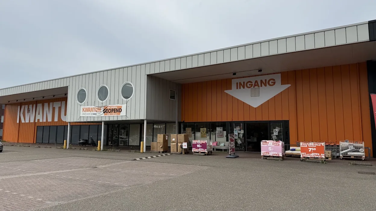 Voorgevel van Kwantum in Stadskanaal