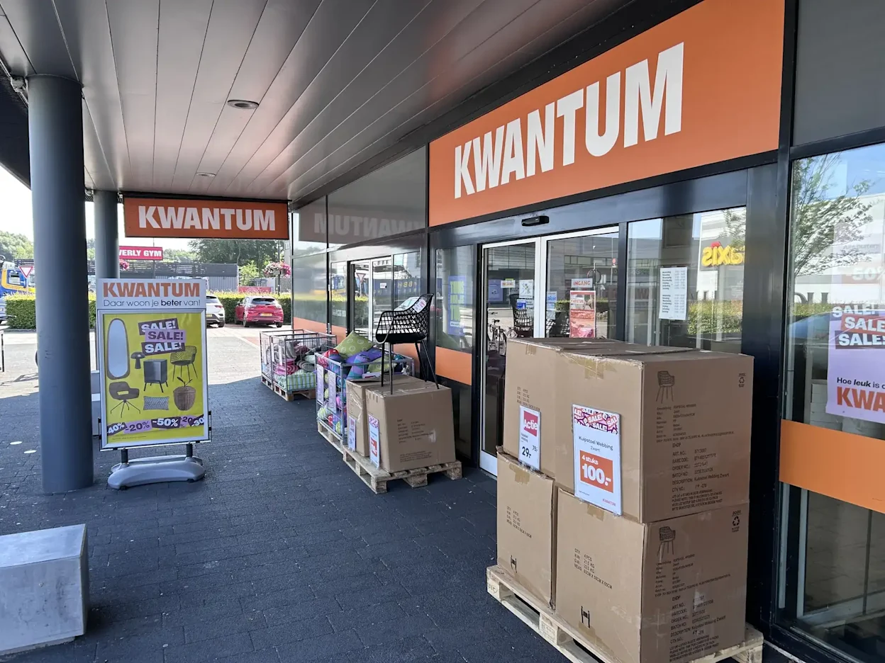 Voorgevel van Kwantum in Hoorn