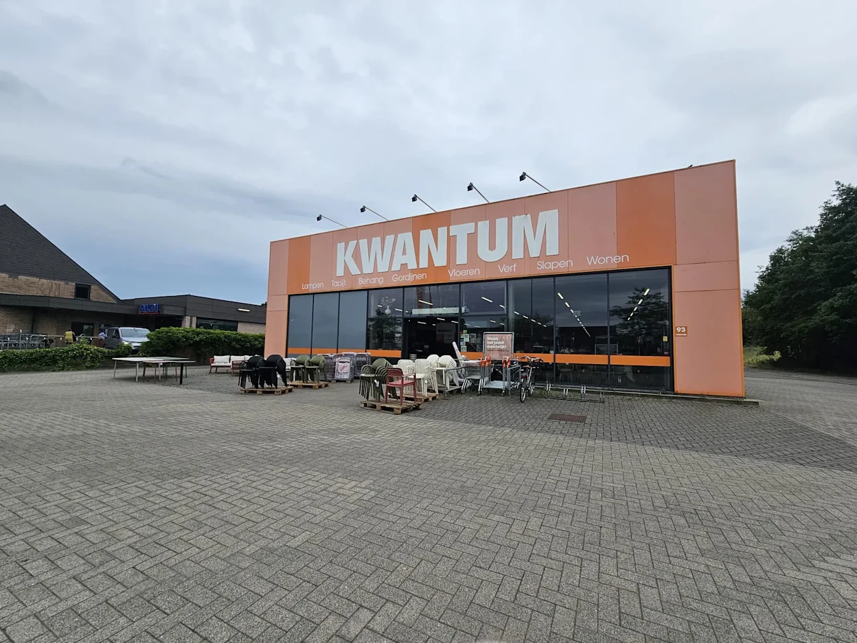 Voorgevel van Kwantum in Sint Niklaas