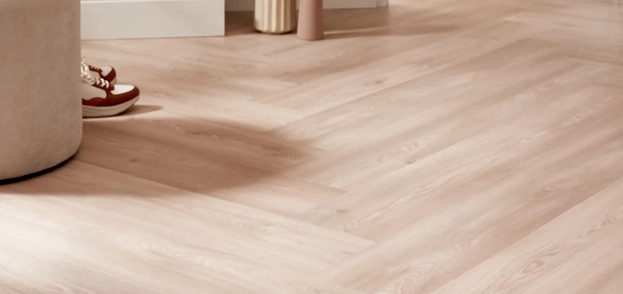 Visgraat PVC op de vloer