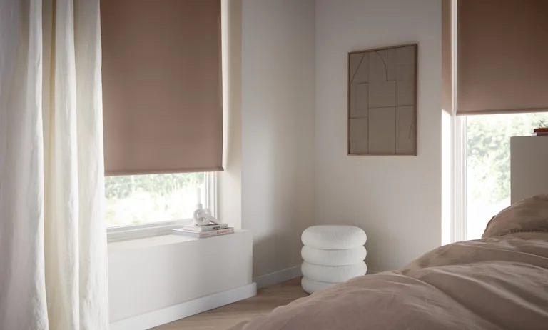Rolgordijnen in de slaapkamer
