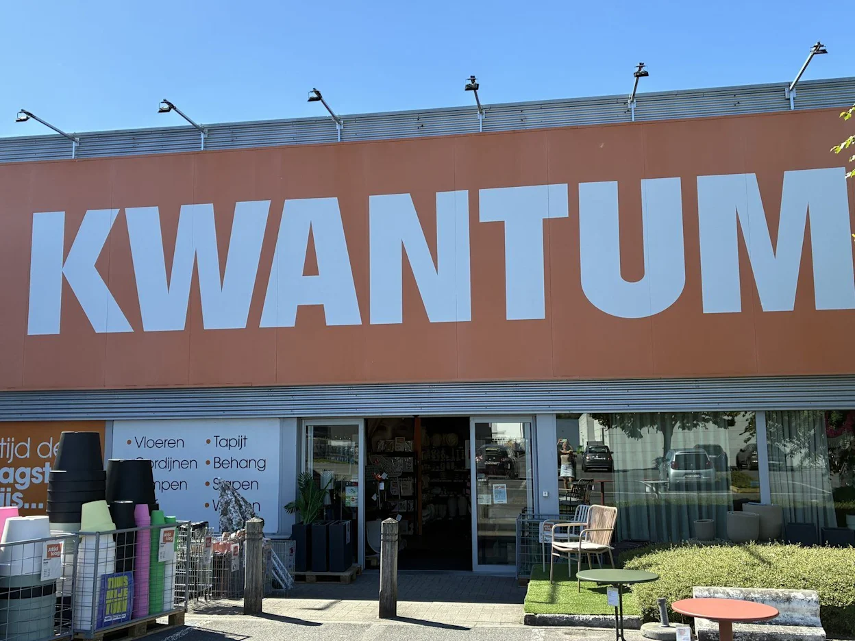 Voorgevel van Kwantum in Kuurne