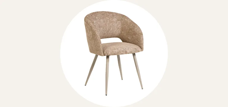 Packshot van een taupe eetkamerstoel