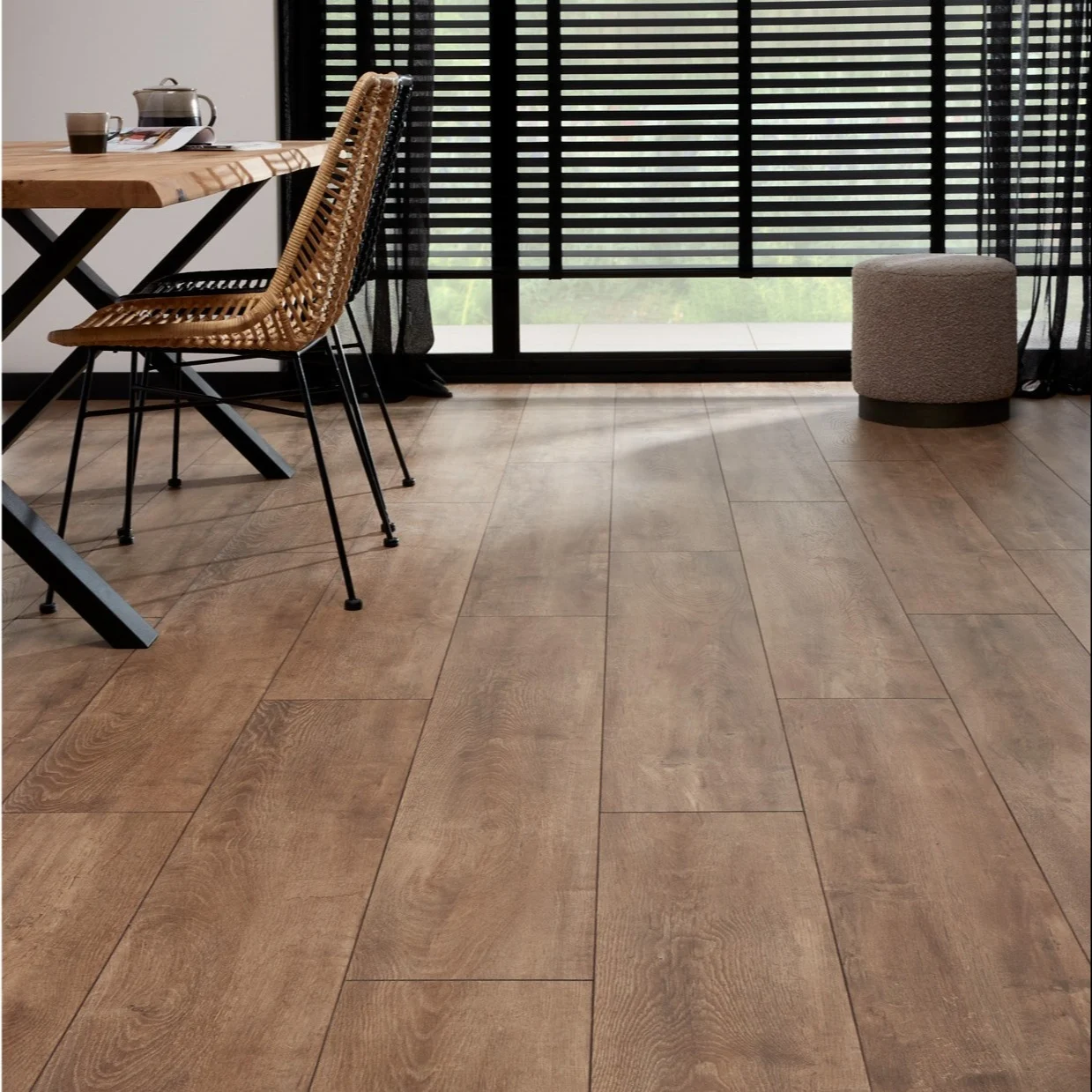 Houtlook laminaat in de eetkamer