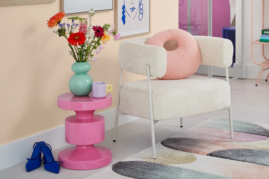 Roze bijzettafel van kunststof