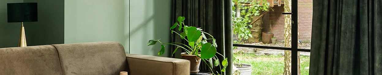 Velours gordijnen groen, woonkamer