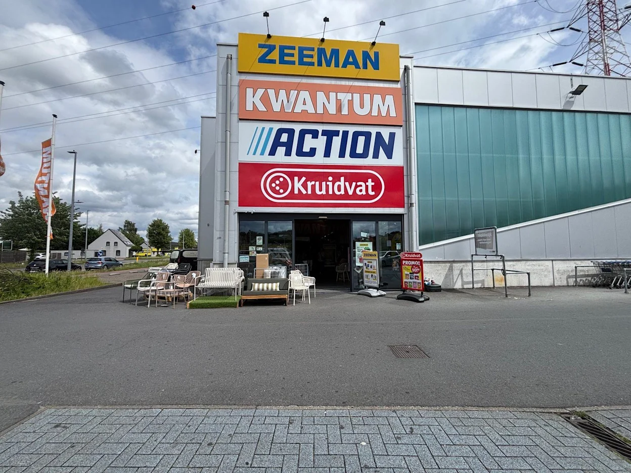 Voorgevel van Kwantum in Wommelgem