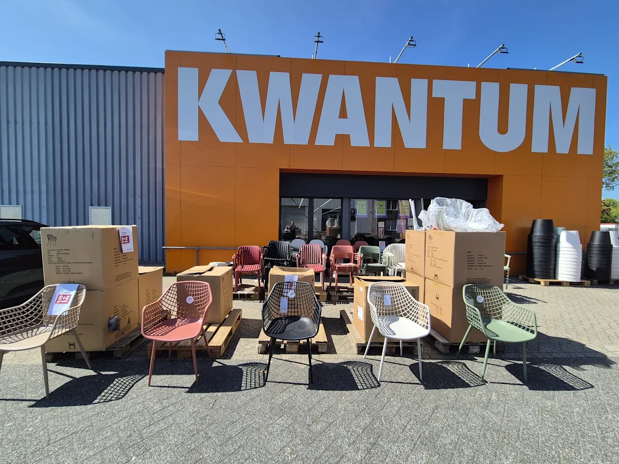 Voorgevel van Kwantum in Weert