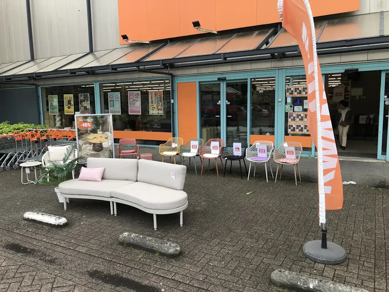 Voorgevel van Kwantum in Oosterhout