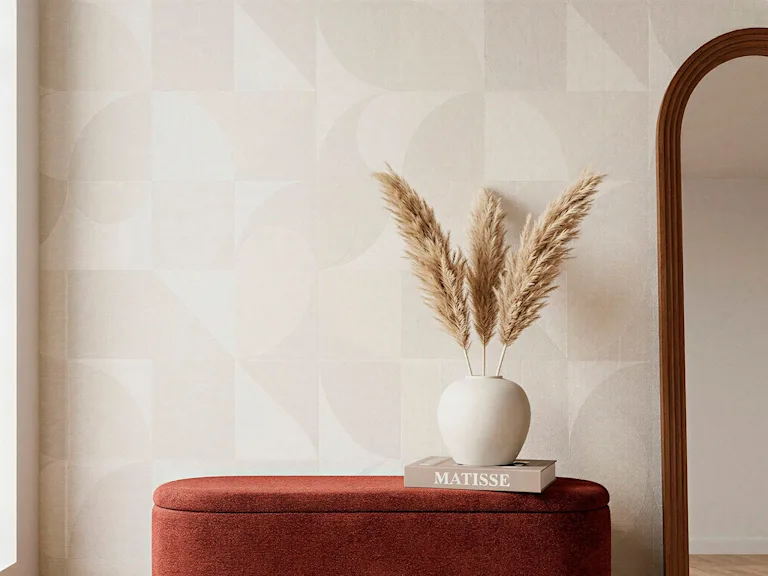Grafisch behang in lichte tint met geometrisch patroon