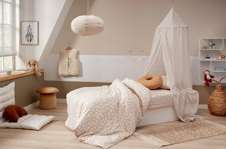 Kinderkamer in Scandinavische setting met beigetinten