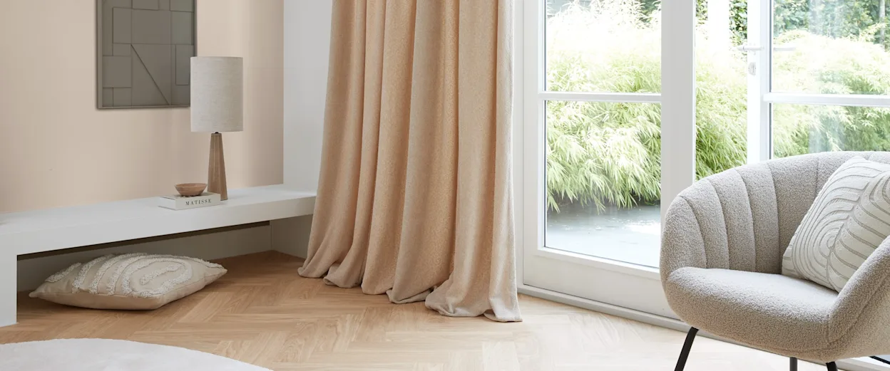 Visgraat vinyl vloer met woondecoratie