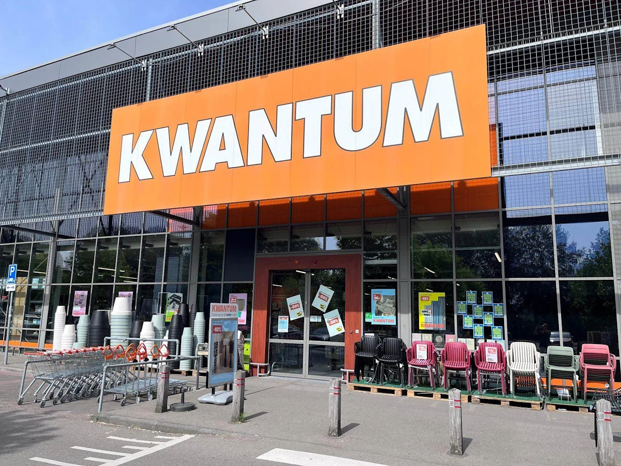 Voorgevel van Kwantum in Roermond