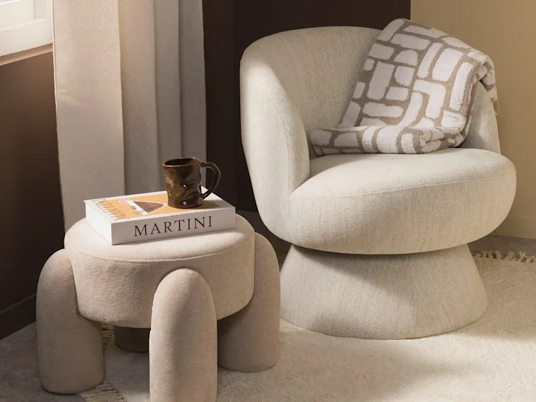 Beige fauteuils