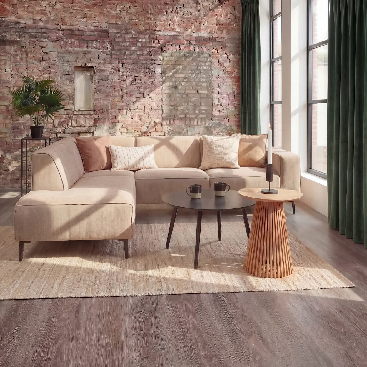 Een warme industriële woonkamer, met ruwe materialen