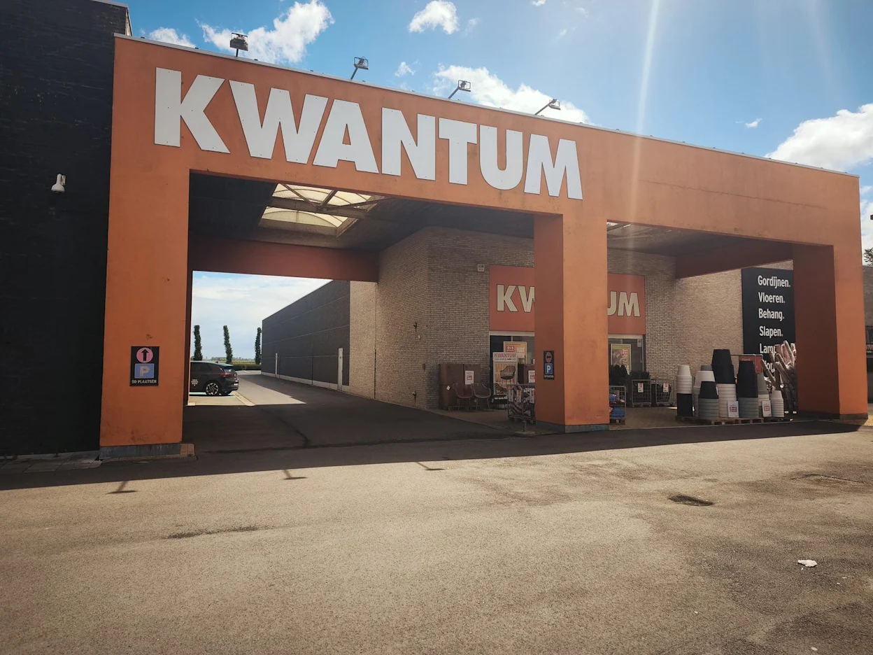 Voorgevel van Kwantum in Oostende