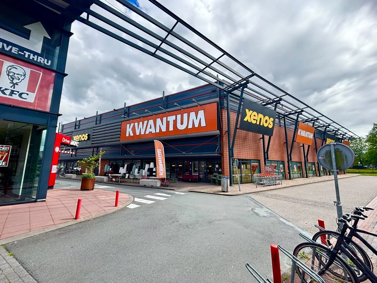 Voorgevel van Kwantum in Leeuwarden