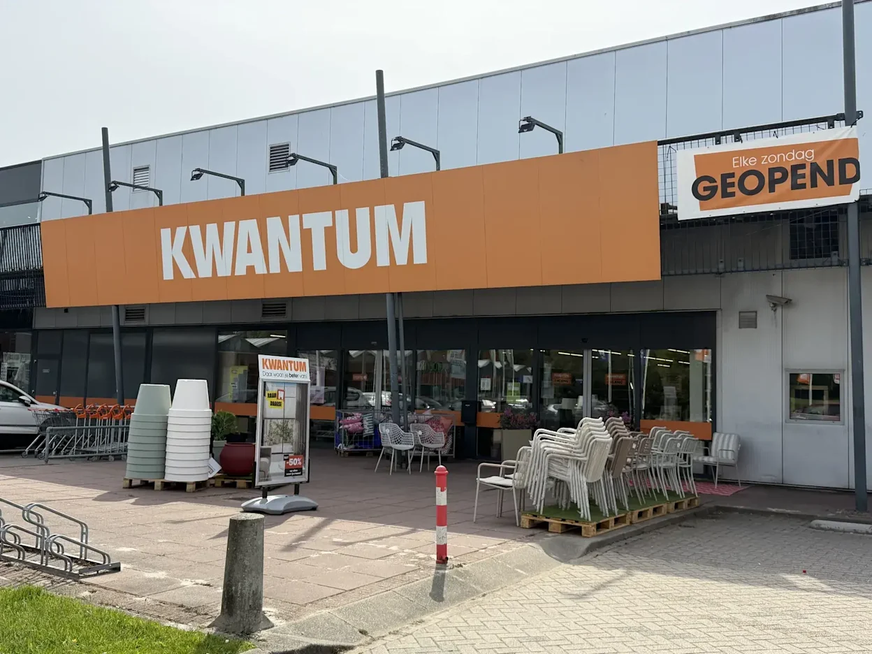 Voorgevel van Kwantum in Appingedam