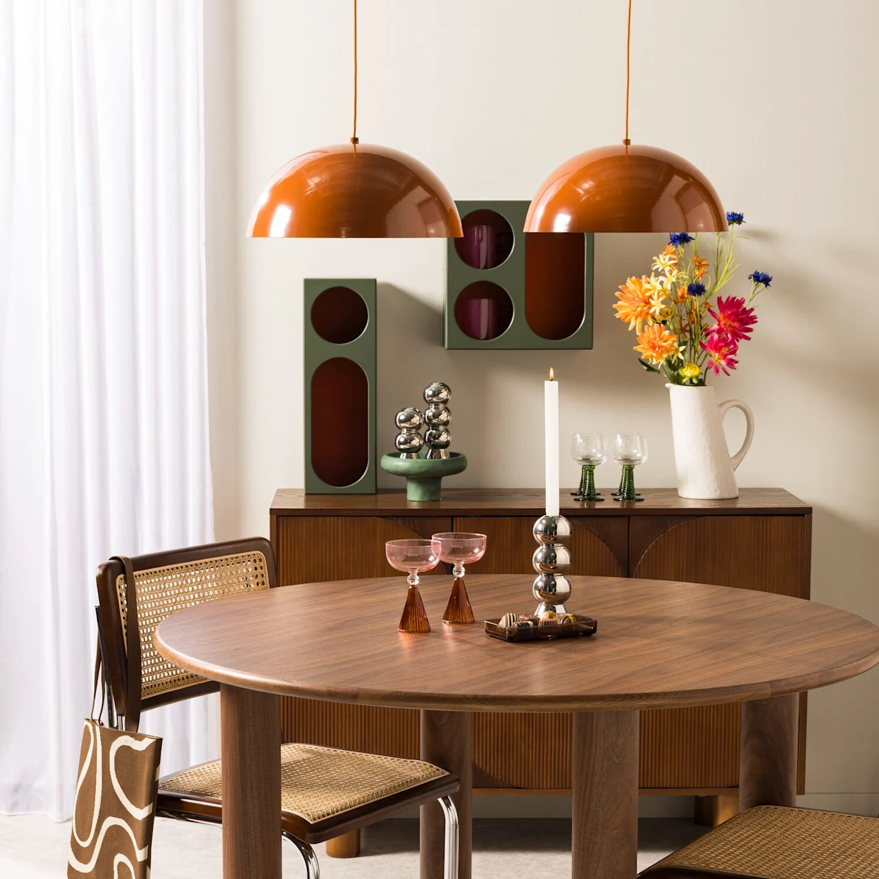 Retro hanglampen met afgeronde kap in hoogglans terra